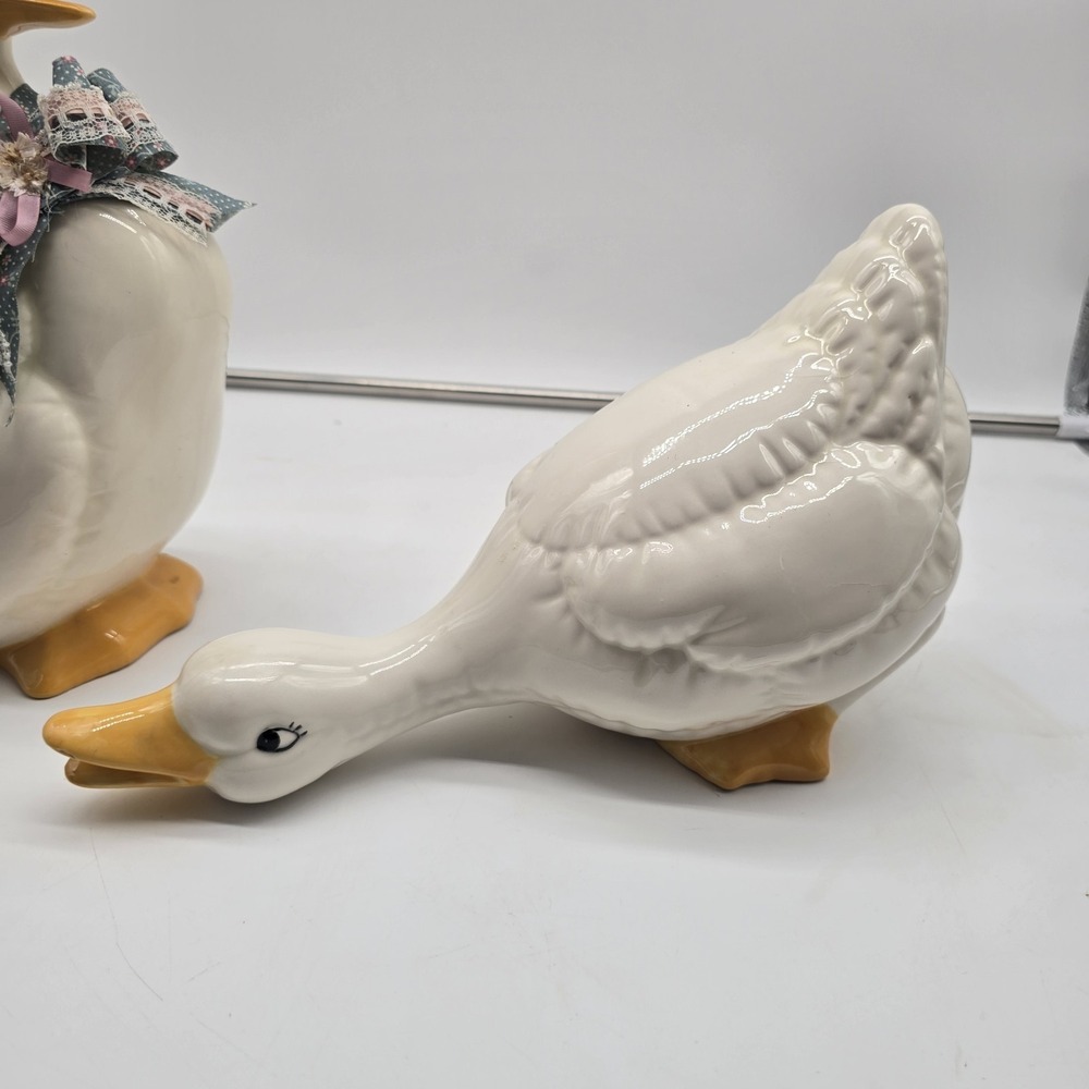 Vtg 1987 Ceramic White Duck Ceramic Geese Goose Figurines Cottage Core Lot Of 2 - Picture 3 of 16